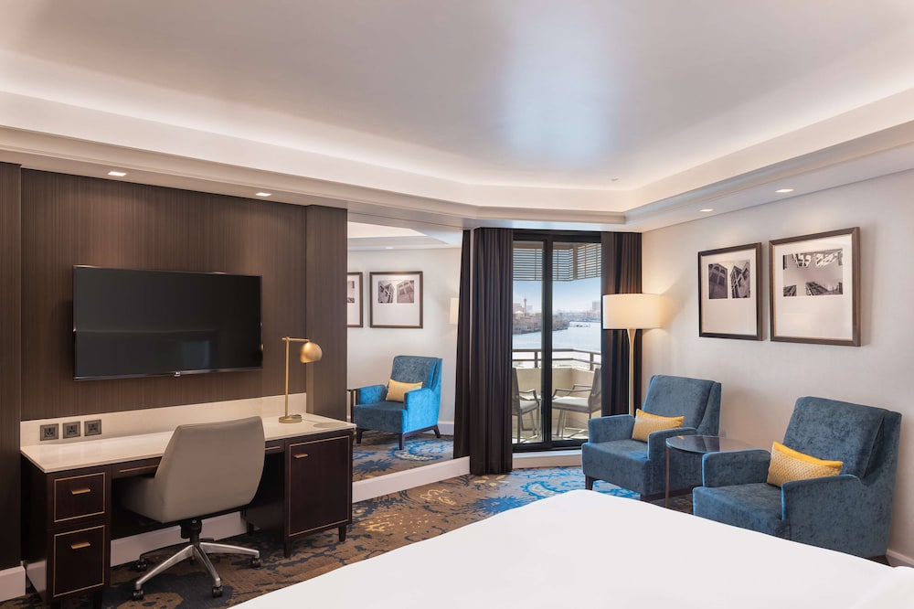 Radisson Blu Hotel, Dubai Deira Creek — Hotel rooms in Dubai
