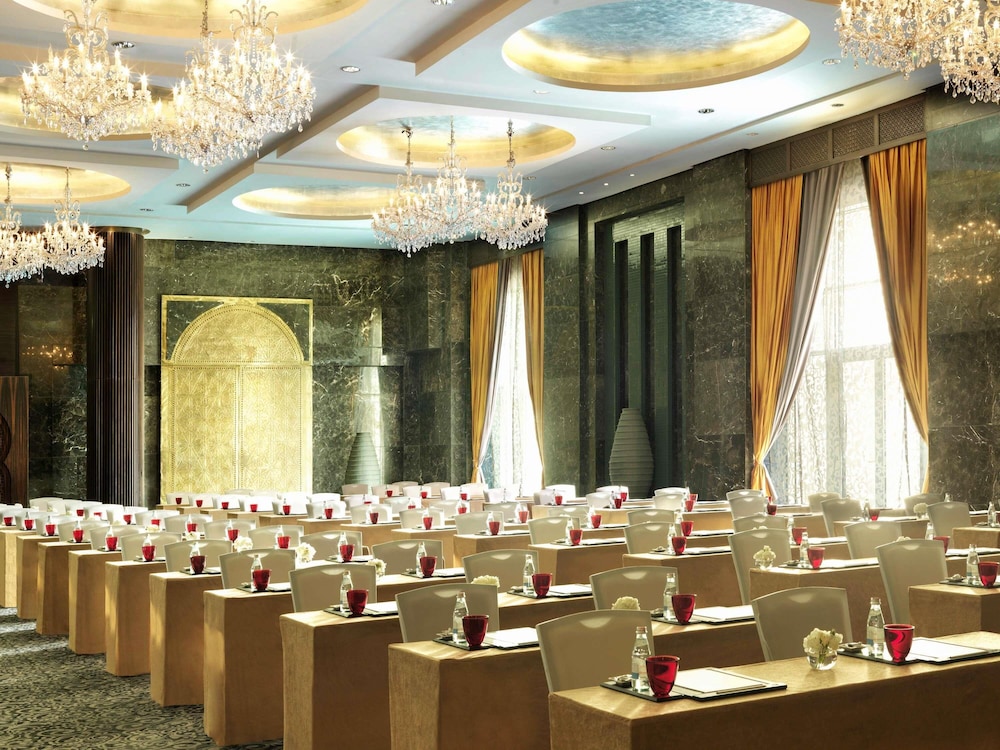 Raffles Dubai — Restaurant & bars in Dubai