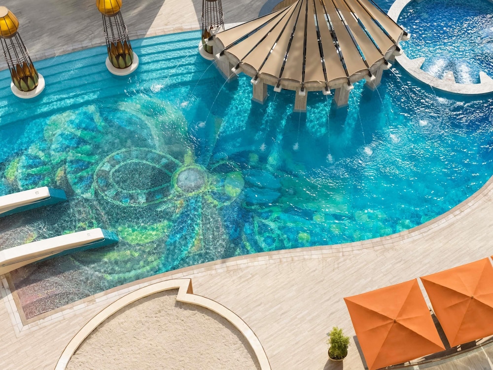 Raffles Dubai — Swimming pool in Dubai