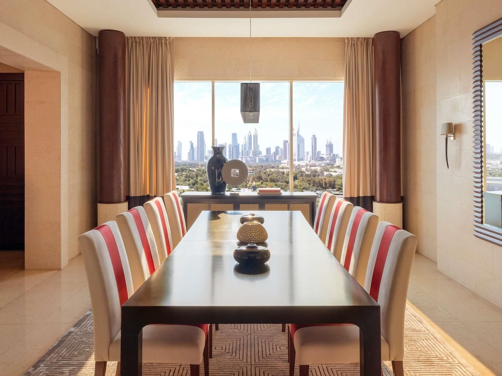 Raffles Dubai — Restaurant & bars in Dubai