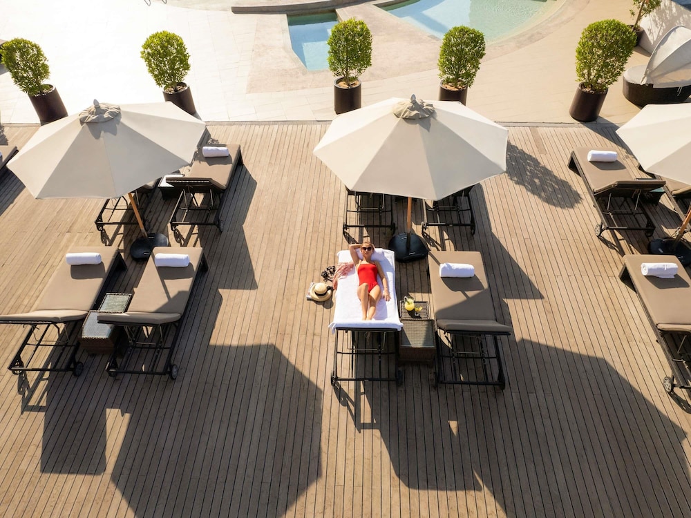 Raffles Dubai — Swimming pool in Dubai