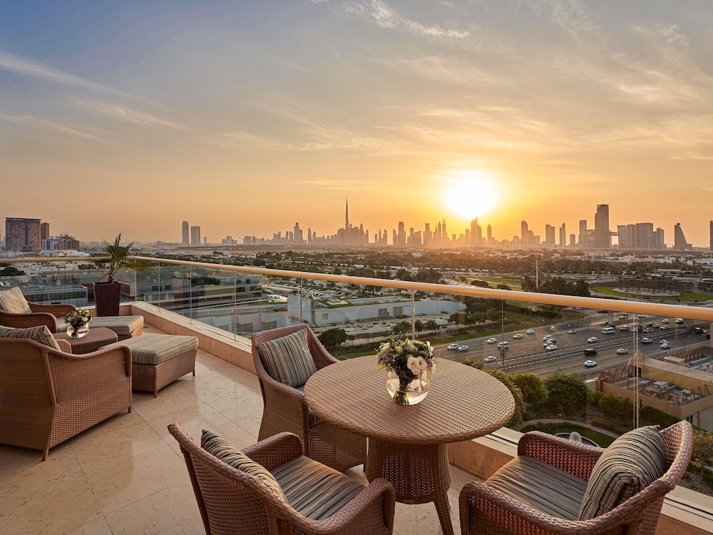 Raffles Dubai — Restaurant & bars in Dubai