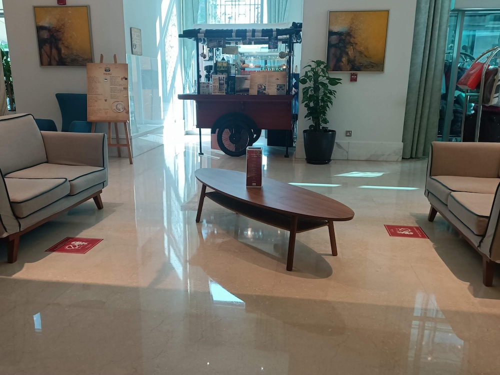 Wyndham Downtown Dubai — Restaurant & bars in Dubai