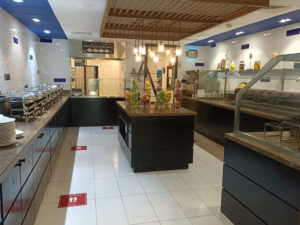 Wyndham Downtown Dubai — Restaurant & bars in Dubai