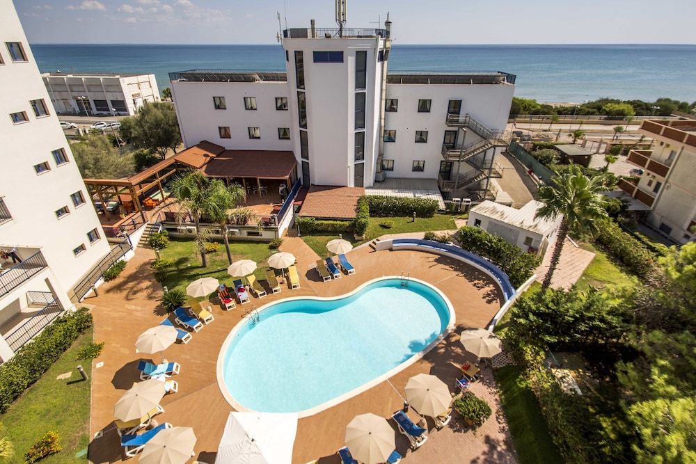 Ticho's Greenblu Hotel