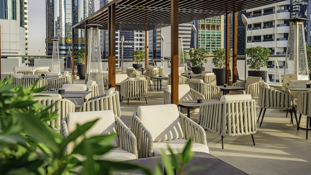 Towers Rotana — Restaurant & bars in Dubai