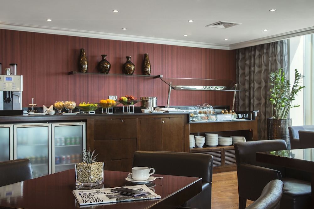 Towers Rotana — Restaurant & bars in Dubai