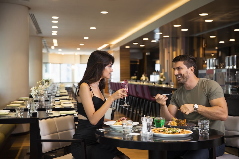Towers Rotana — Restaurant & bars in Dubai