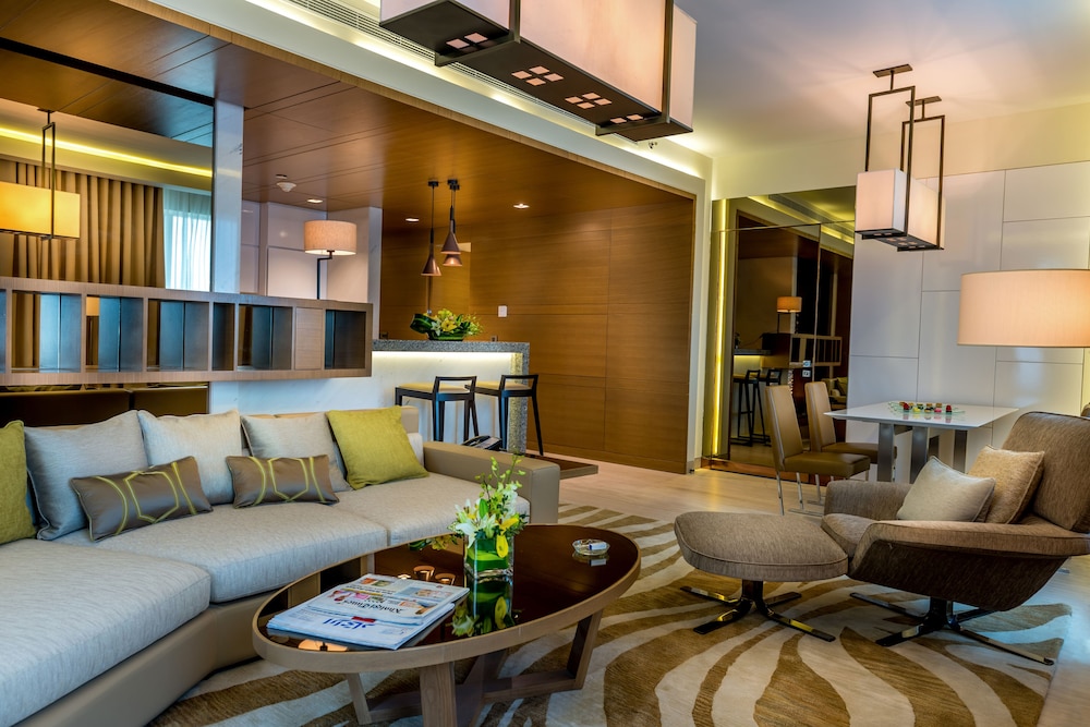 Towers Rotana — Restaurant & bars in Dubai
