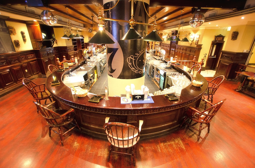 Towers Rotana — Restaurant & bars in Dubai