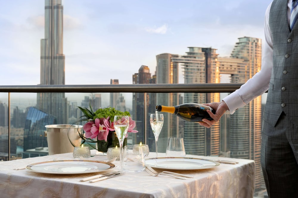 Shangri-La Dubai — Restaurant & bars in Dubai