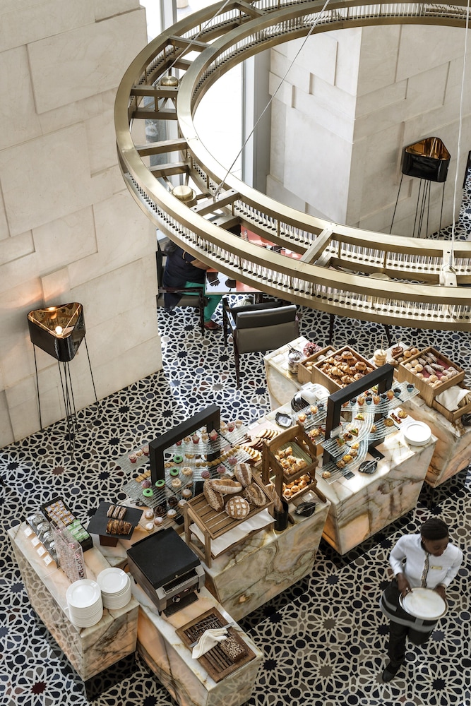 Shangri-La Dubai — Restaurant & bars in Dubai