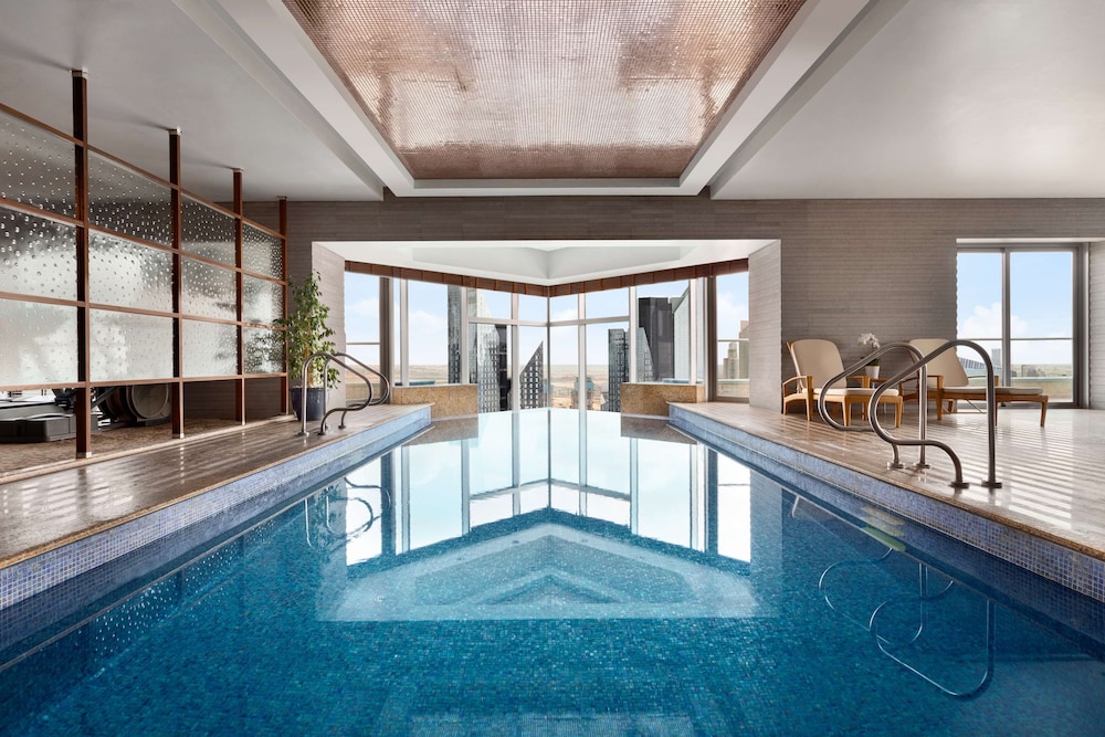 Shangri-La Dubai — Swimming pool in Dubai