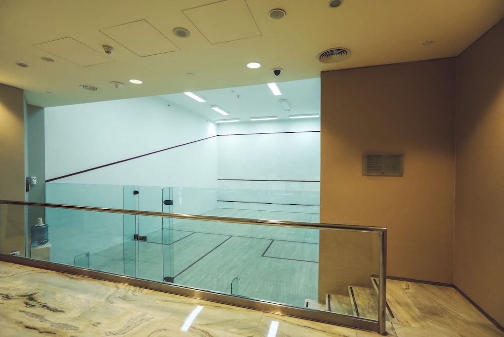 Shangri-La Dubai — Swimming pool in Dubai