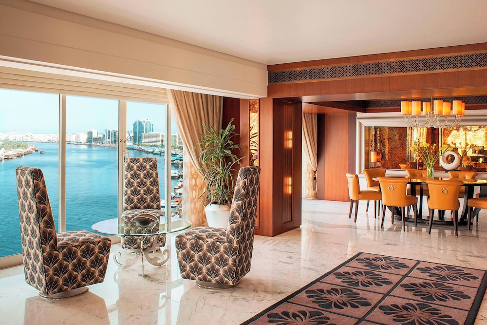 Sheraton Dubai Creek Hotel & Towers — Hotel rooms in Dubai