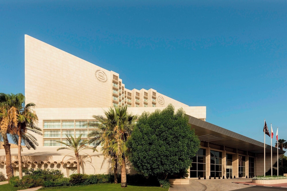 Sheraton Dubai Creek Hotel & Towers — Hotel building in Dubai