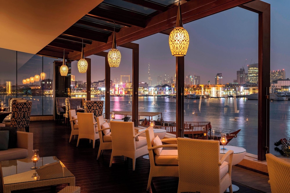 Sheraton Dubai Creek Hotel & Towers — Restaurant & bars in Dubai