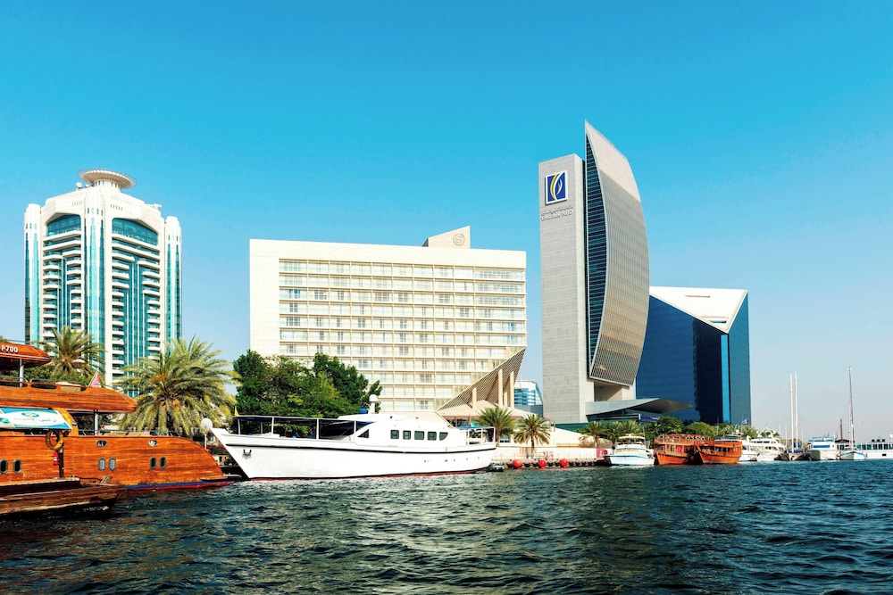 Sheraton Dubai Creek Hotel & Towers — Hotel building in Dubai