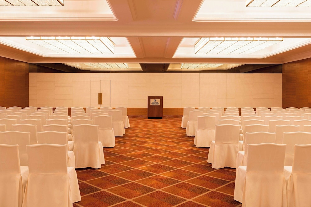 Sheraton Dubai Creek Hotel & Towers — Hotel building in Dubai
