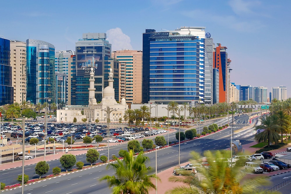 Sheraton Dubai Creek Hotel & Towers — Attractions in the area in Dubai