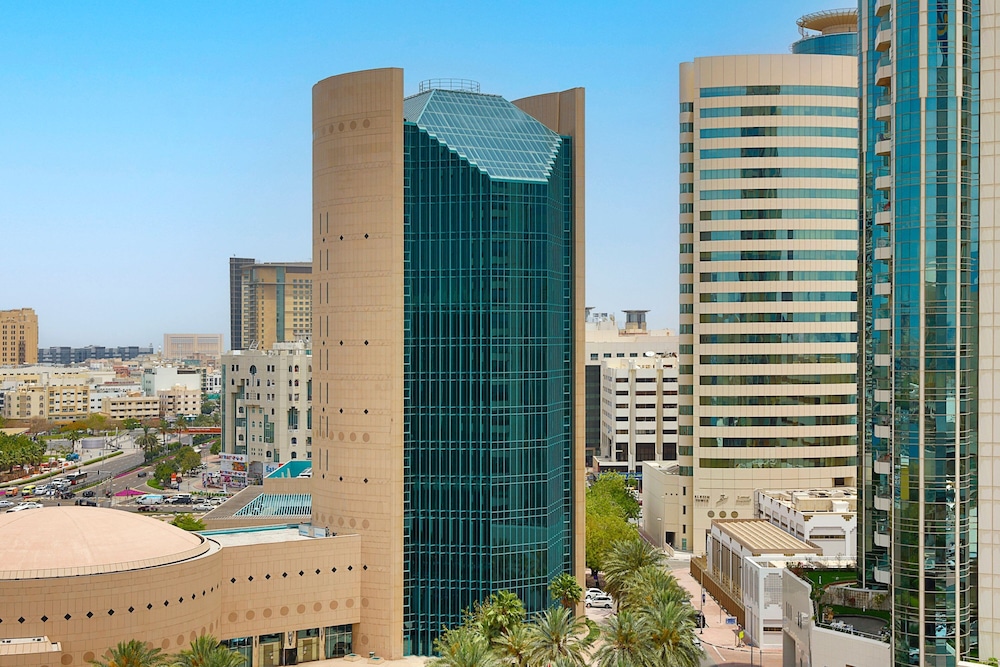 Sheraton Dubai Creek Hotel & Towers — Hotel building in Dubai