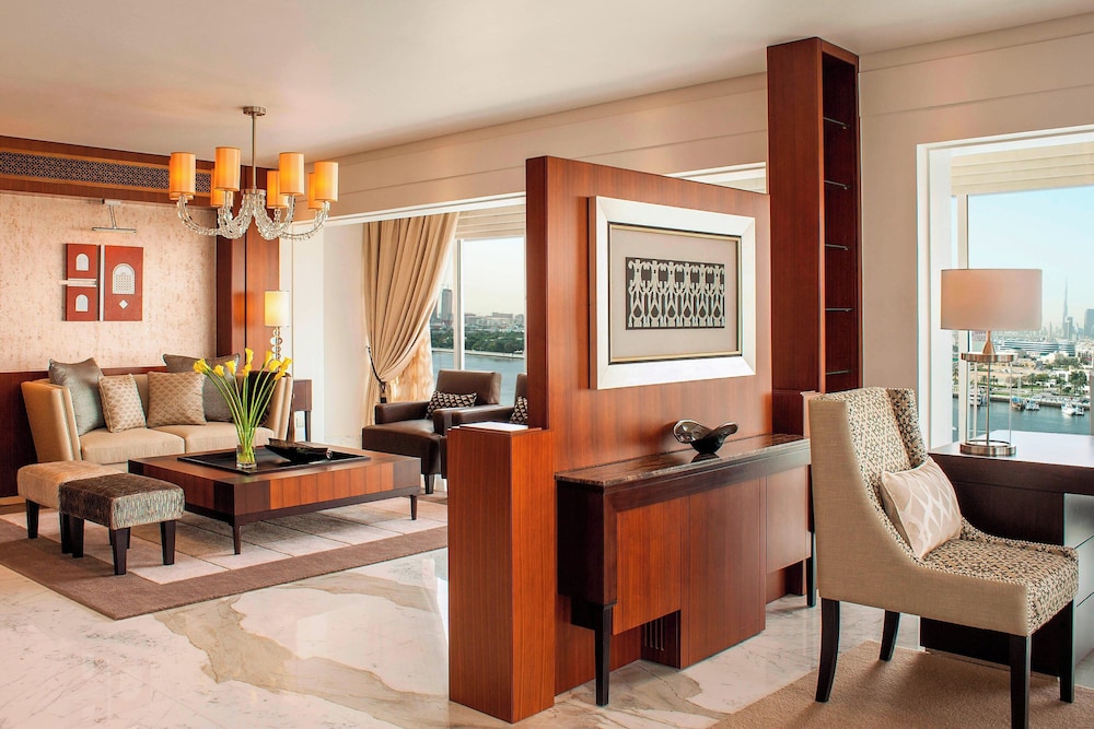 Sheraton Dubai Creek Hotel & Towers — Hotel rooms in Dubai