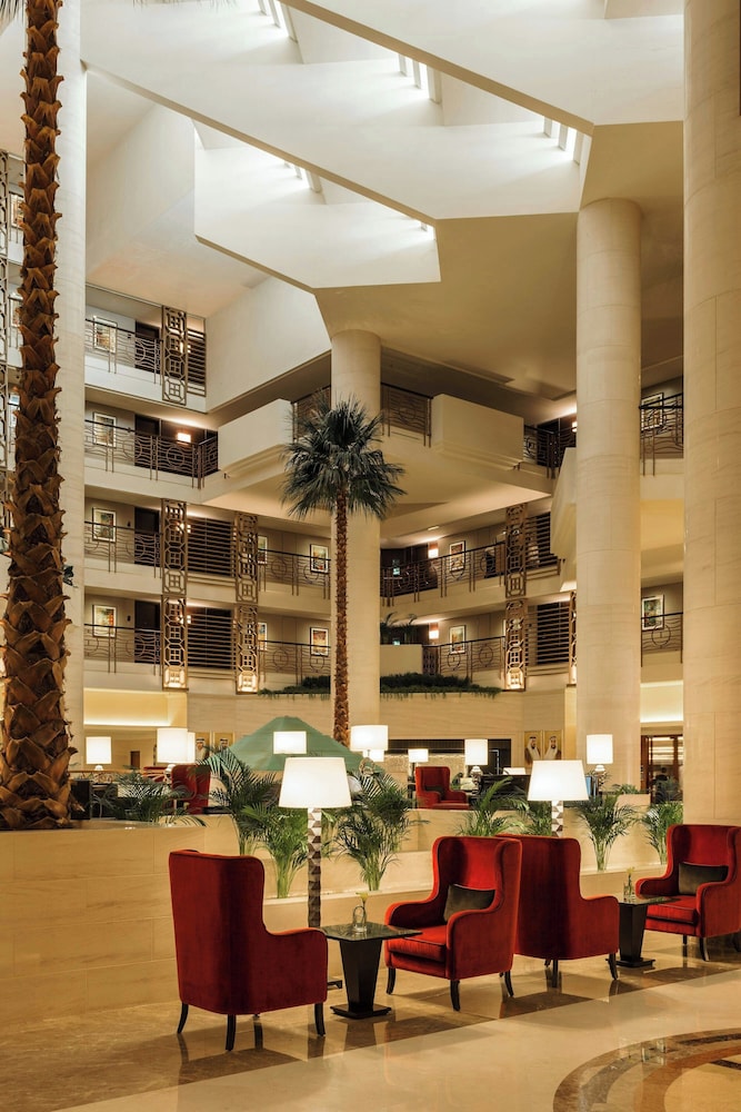 Sheraton Dubai Creek Hotel & Towers — Hotel building in Dubai