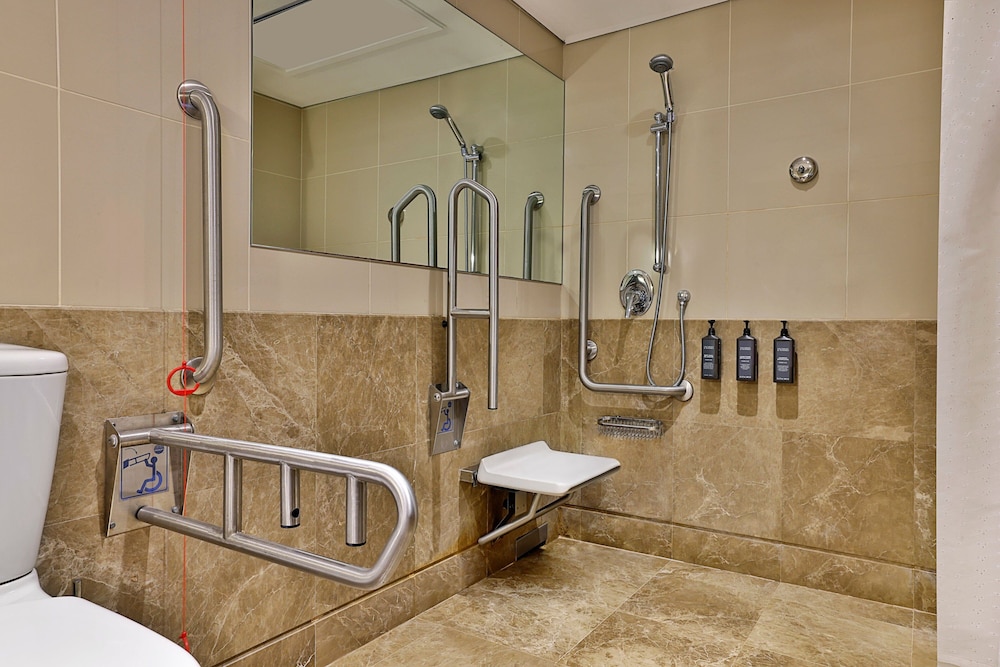 Sheraton Dubai Creek Hotel & Towers — Hotel rooms in Dubai
