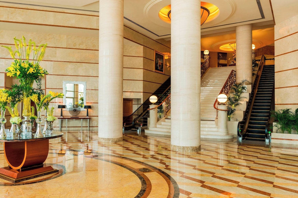 Sheraton Dubai Creek Hotel & Towers — Hotel building in Dubai