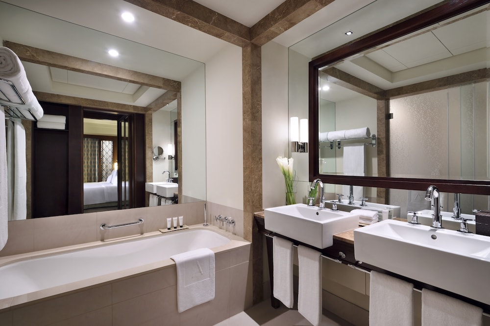 Palace Downtown — Hotel rooms in Dubai