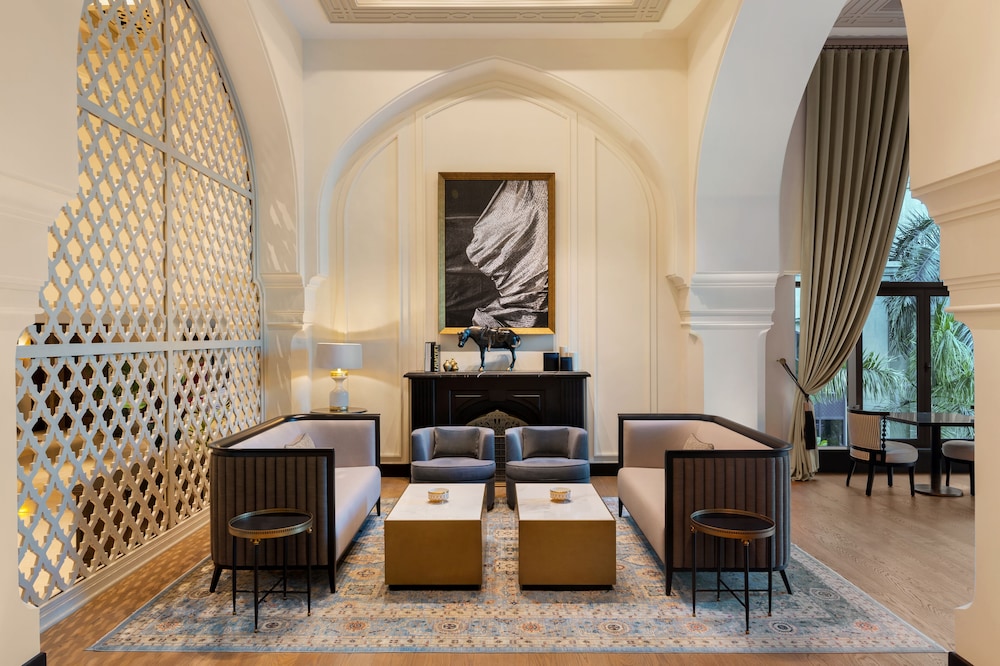 Palace Downtown — Hotel building in Dubai