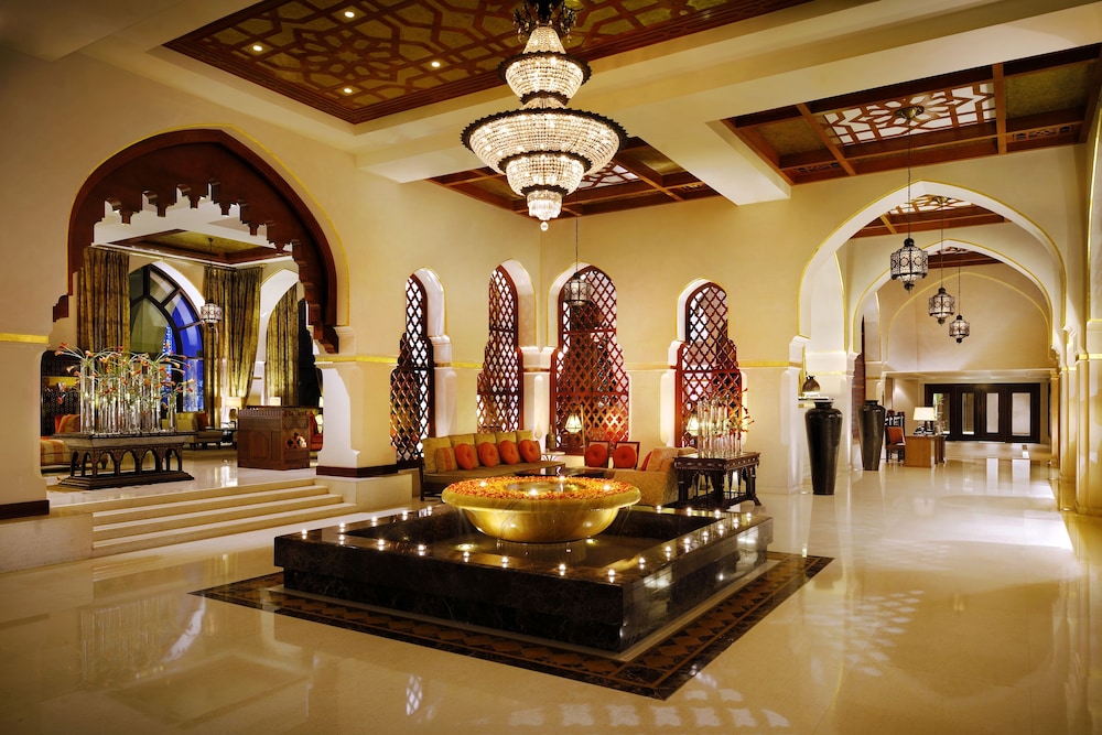 Palace Downtown — Hotel building in Dubai