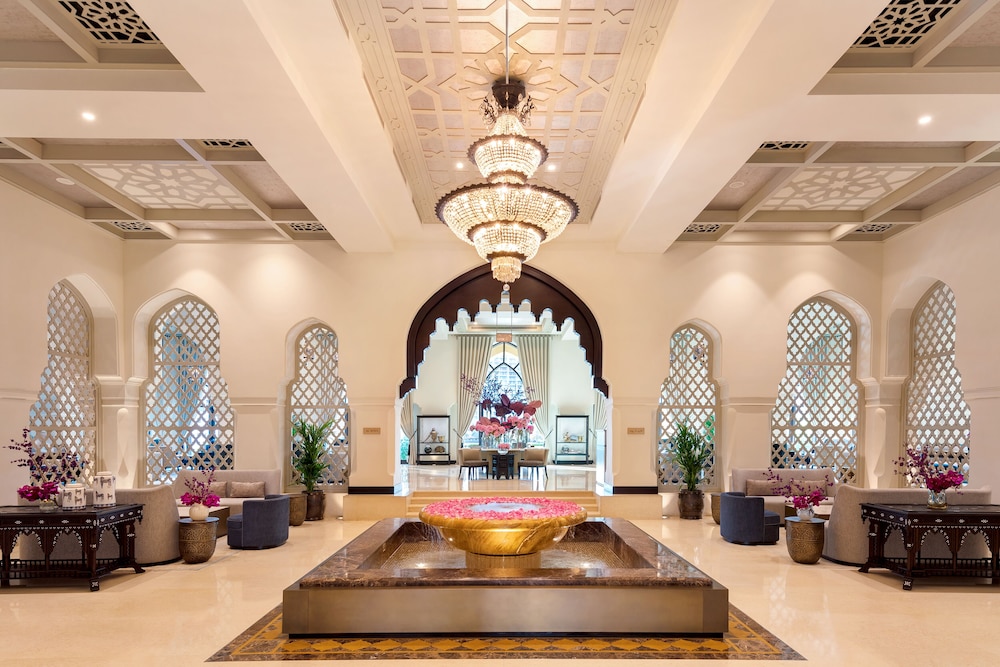 Palace Downtown — Hotel building in Dubai