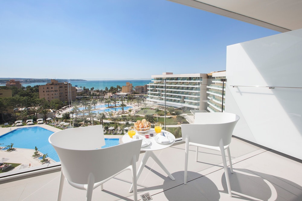 Hipotels Playa de Palma Palace — Hotel rooms in Playa de Palma, Balearic Islands