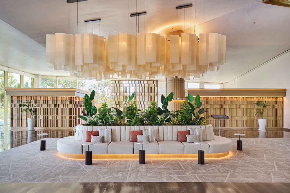 Hipotels Playa de Palma Palace — Hotel building in Playa de Palma, Balearic Islands