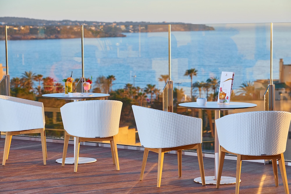 Hipotels Playa de Palma Palace — Restaurant & bars in Playa de Palma, Balearic Islands