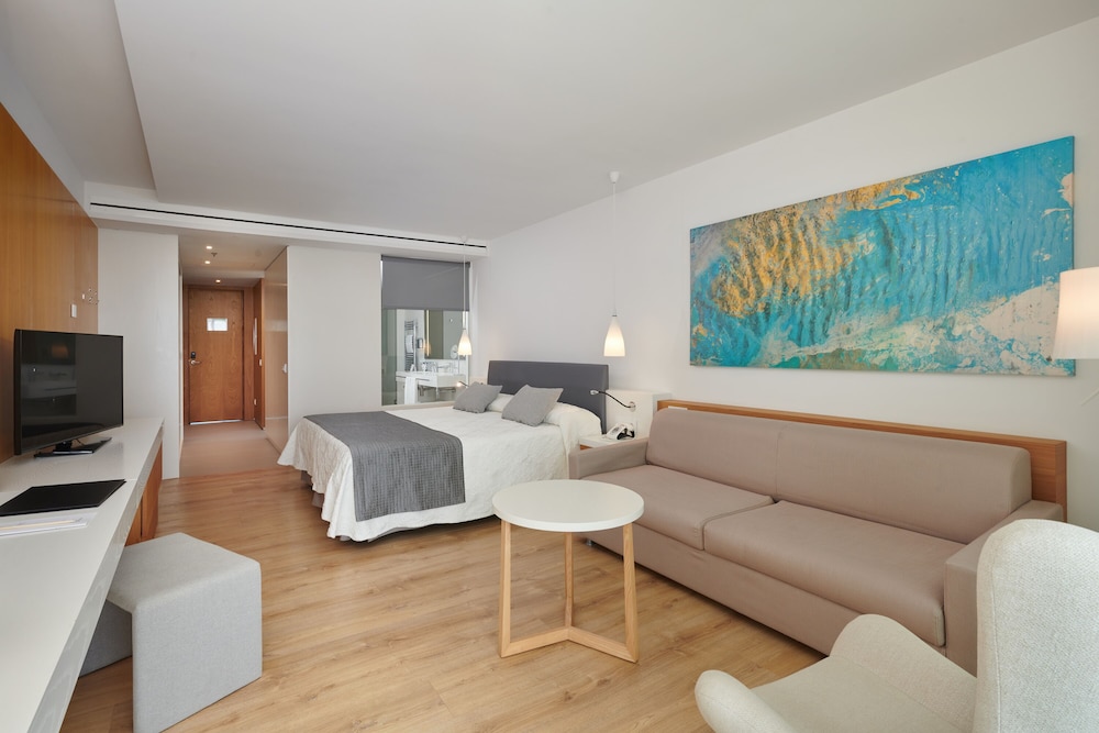 Hipotels Playa de Palma Palace — Hotel rooms in Playa de Palma, Balearic Islands