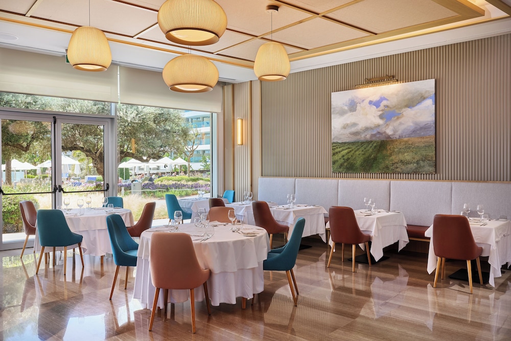Hipotels Playa de Palma Palace — Restaurant & bars in Playa de Palma, Balearic Islands