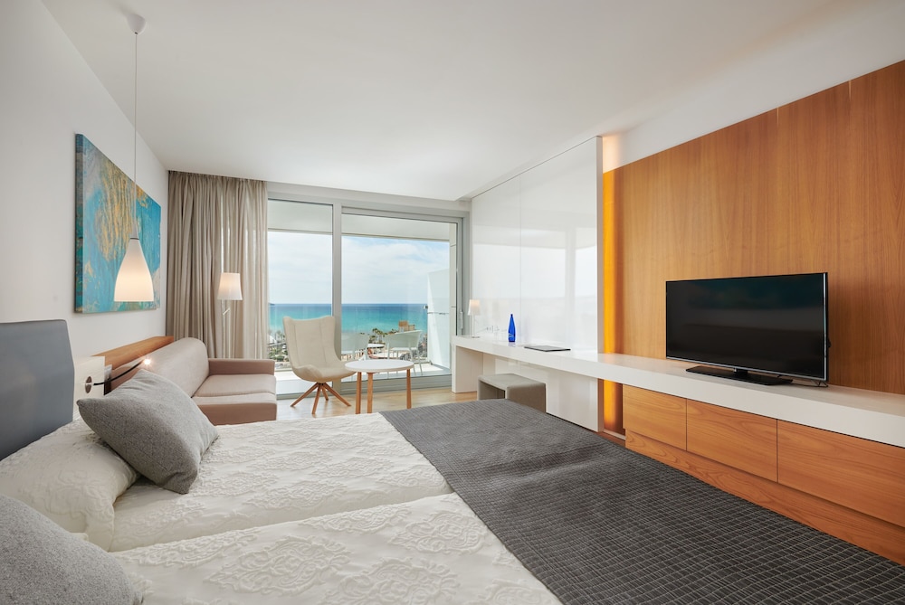 Hipotels Playa de Palma Palace — Hotel rooms in Playa de Palma, Balearic Islands