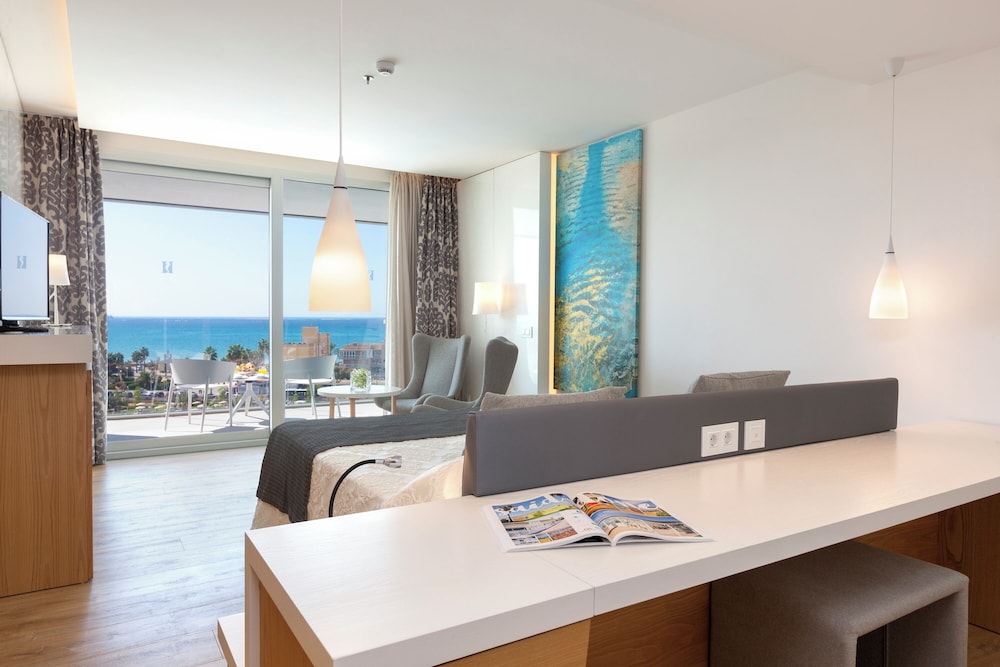 Hipotels Playa de Palma Palace — Hotel rooms in Playa de Palma, Balearic Islands