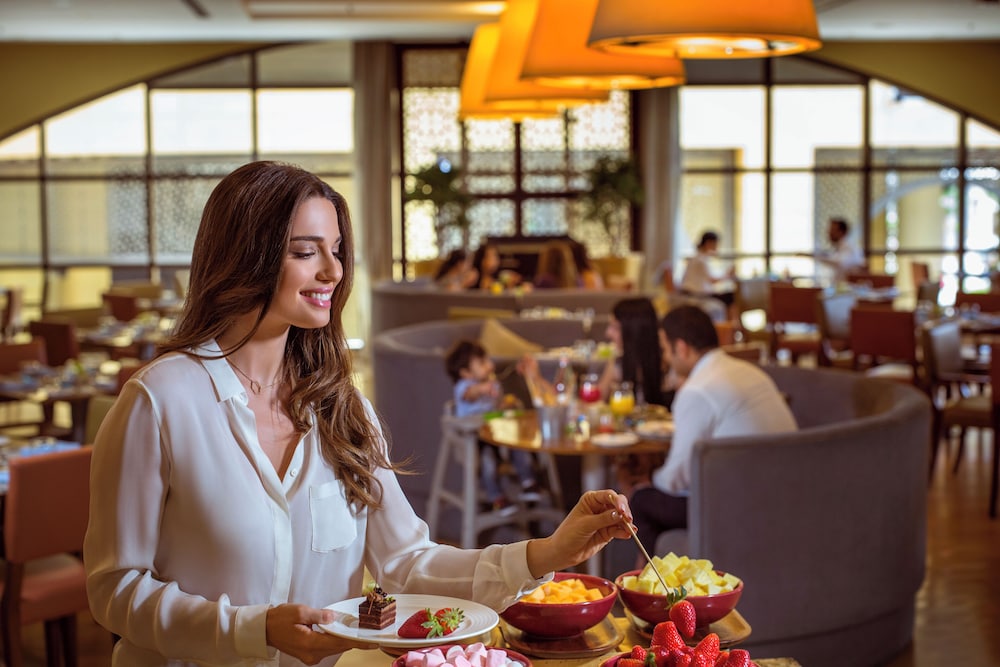 Amwaj Rotana, Jumeirah Beach - Dubai — Restaurant & bars in Dubai