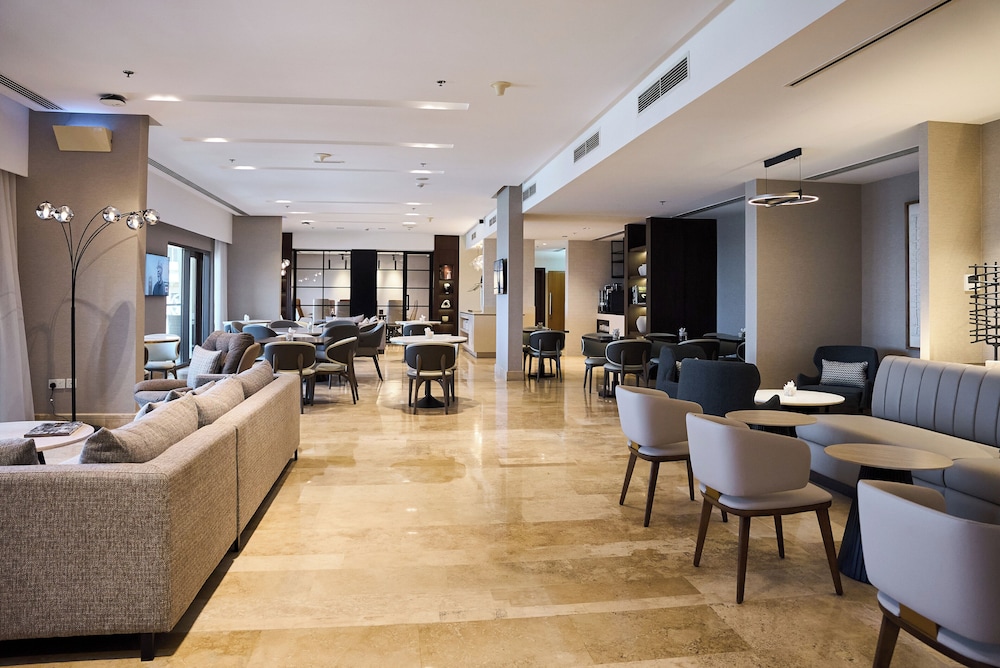 Amwaj Rotana, Jumeirah Beach - Dubai — Restaurant & bars in Dubai