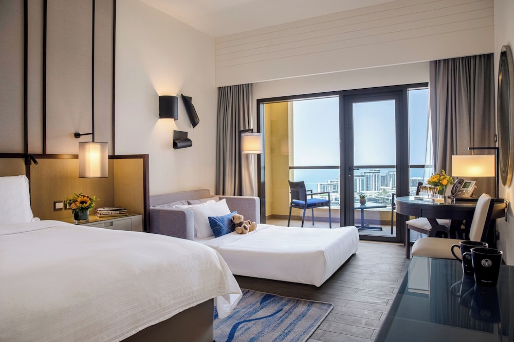 Amwaj Rotana, Jumeirah Beach - Dubai — Hotel rooms in Dubai