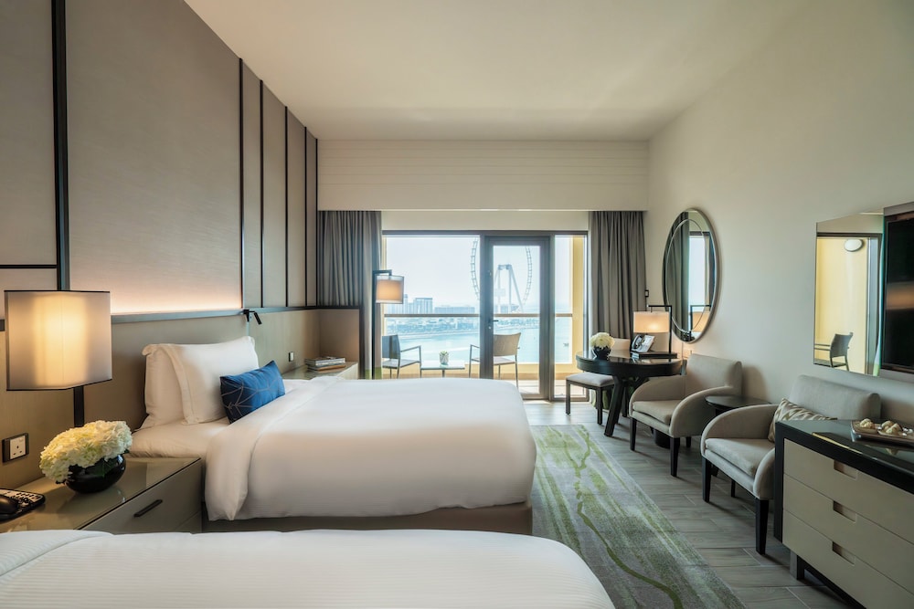 Amwaj Rotana, Jumeirah Beach - Dubai — Hotel rooms in Dubai