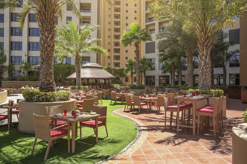 Amwaj Rotana, Jumeirah Beach - Dubai — Restaurant & bars in Dubai