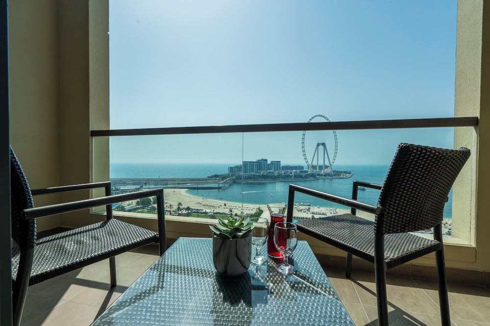 Amwaj Rotana, Jumeirah Beach - Dubai — Hotel rooms in Dubai
