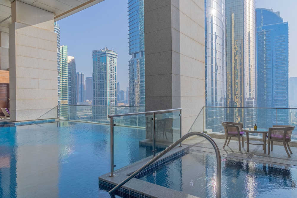 voco Bonnington Dubai by IHG — Swimming pool in Dubai