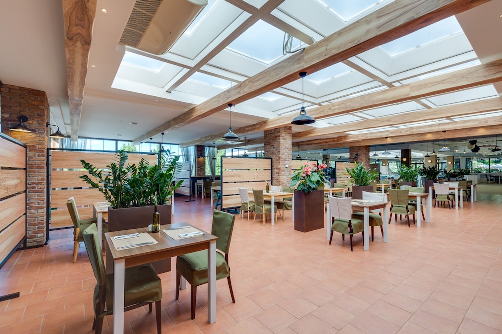 Valamar Tamaris Resort — Restaurant in Tar, Istria