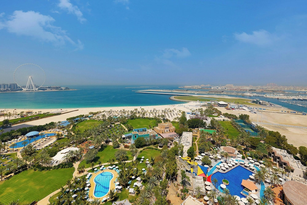 Al Habtoor Grand Resort, Autograph Collection® — Beach in Dubai