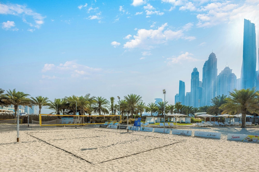 Al Habtoor Grand Resort, Autograph Collection® — Beach in Dubai